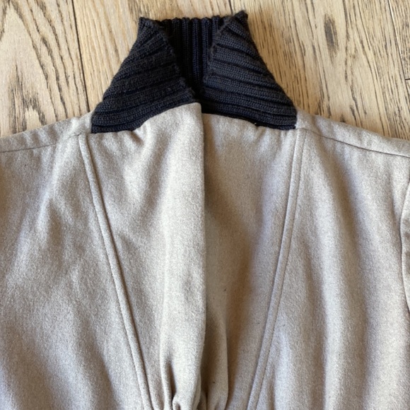 Wool winter coat - Picture 5 of 9